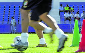 Fazer os trabalhos de casa e ouvir o relato de alvalade. A Bola Industria Do Desporto Com Perdas De Quase 60 Mil Milhoes De Euros Em 2020 Desporto