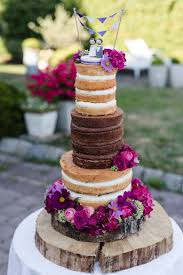 Sommerhochzeit Im Vintage Look Sommerhochzeit Hochzeit Hochzeitstorte