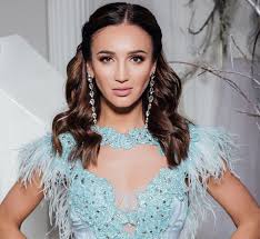Ее фамилию знает каждый в россии. Sobchak S Bogomolovym Kirkorov S Detmi I Drugie Zvezdy V Novom Klipe Olgi Buzovoj