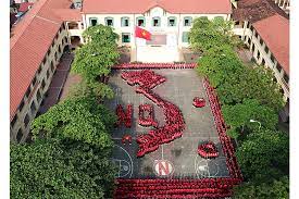 Giám đốc trung tâm giáo dục. TrÆ°á»ng Thpt Ngo Quyá»n Viáº¿t Tiáº¿p Thanh Tich Tá»± Hao DÆ°á»›i Mai TrÆ°á»ng Gáº§n Tháº¿ Ká»·