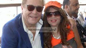 مع أنه في جوابه عما قيل في بعض أحاديث (المشكاة) قال: Ø¨ÙˆØ³ÙŠ Ø´Ù„Ø¨ÙŠ ØªÙ†ÙÙŠ Ø§Ù†ÙØµØ§Ù„Ù‡Ø§ Ø¹Ù† Ù…Ø­Ù…ÙˆØ¯ Ø¹Ø¨Ø¯Ø§Ù„Ø¹Ø²ÙŠØ² ÙÙ† ÙˆØ«Ù‚Ø§ÙØ© Ø§Ù„ÙˆØ·Ù†