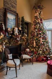 Traditional Southern Christmas House Of Valentina Christmas Interiors Christmas Tree Decorations Beautiful Christmas Trees