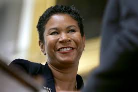 Kim Budd's Instagram, Twitter & Facebook