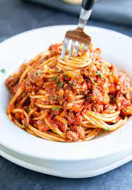 Once the water is boiling, add the spaghetti, a splash of olive oil and pinch of salt, & boil for 10 minutes. Spaghetti Bolognese The Cozy Cook