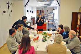 Una cocina es un buen taller: Talleres De Cocina Para Ser El Mejor Anfitrion Esta Navidad Sevilla Buenas Noticias