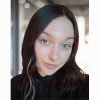 Amanda Folkerts's Instagram, Twitter & Facebook