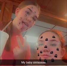 If summer had an official flavor, it would definitely be Pink Lemonade!  Find this summertime favorite in the Little Hug® Lemonade Stand Variety  Pack!