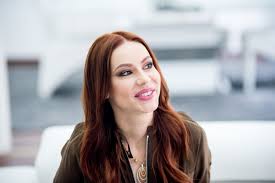 Sajnos zenei jogok miatt a végén a zene el lett némítva. Csosz Boglarka A Nok Helyzete Szerencses Az Iszlam Vallasban 24 Hu