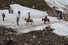 File:Lake Saif ul Malook (Frozen) (Horse Riding Track)gg.JPG - Wikimedia Commons