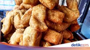 Kue bantal bolang baling roti goreng. Daftar Nama Lain Odading Di Indonesia Bolang Baling Hingga Kue Bohong