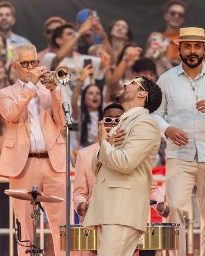 BAD BUNNY EARNS $1 Billion across all touring revenue 🏆 From all his live shows starting 2017 Benito makes history as the first latin artist to gross over 1 billion dollars in