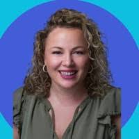 Katie Schindler's Instagram, Twitter & Facebook