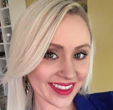 Lindy Wade's Instagram, Twitter & Facebook