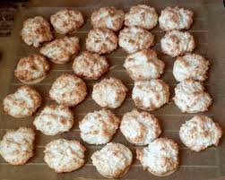 Kokosmakronen Einfach Von Mamischnulli Chefkoch Einfache Kokosmakronen Kokosmakronen Kokosmakronen Rezept