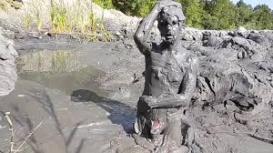 Mud clay volcano bath грязевой вулкан грязевые ванны 1 porn video on  BrownPorn