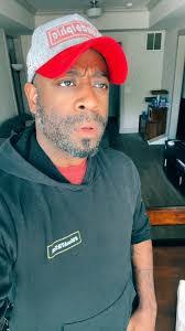 Annette Levi's Instagram, Twitter & Facebook