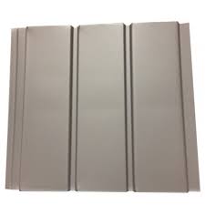 Une fois votre toiture terminée, le débord de toit demande à être habillé pour finaliser et cacher la charpente et le dessous de toiture. Gutter France Sous Face De Toiture Aluminium 3 0 X 0 35 M Coloris Au Choix Distriartisan