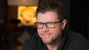 Songwriter Lee Thomas Miller officially enters race for Congress