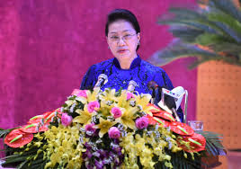 Chủ tịch quốc hội có thể họp với các trưởng đoàn đại biểu quốc hội, mời chủ tịch nước tham dự để trao đổi về các vấn đề có liên quan. Chá»§ Tá»‹ch Quá»'c Há»™i Nguyá»…n Thá»‹ Kim Ngan Chá»‰ Ä'áº¡o Ä'áº¡i Há»™i Ä'áº£ng Bá»™ Tá»‰nh Hoa Binh Bao NgÆ°á»i Lao Ä'á»™ng