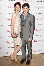 How tall and how much weigh kit harington? Iwan Rheon Height