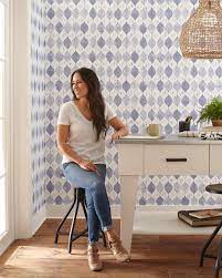 Between her beautiful shiplap creations and her eye for rustic art, the host's unique style has transformed some pretty amazing rooms over the years. Joanna Gainesi Color Secret For A Kitchen With Wow Factor Southern Living