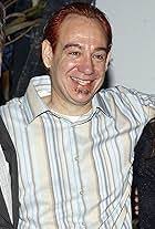 Gil Schwartz, Former CBS Chief Communications Exec, Dies at 68