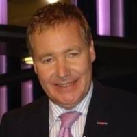 Robert Curling's Instagram, Twitter & Facebook