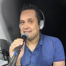 Minha amiga Denise Cipullo Kunioshi e eu tivemos o prazer de interpretar um  grande conhecedor de cultura clássica: o padre Scott Randall Paine.