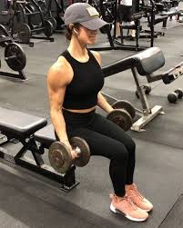 Swipe Nothing Like A Good Shoulder Bicep Workout I Always Forget How Much I Love This Combo It S Not Necessarily About Omuz