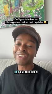 Als je net begint met peptides, kun je makkelijk te veel tegelijk willen  doen — of de verkeerde mix kiezen. In deze video deel ik de drie dingen die  je beter niet kunt doen als beginner. Rustig ...