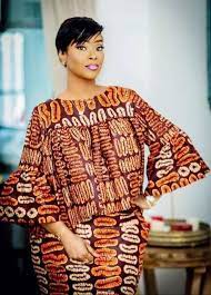 Voir plus d'idées sur le thème mode africaine, robe africaine, mode africaine robe. Pin By Odile Kmk On Modeles De Taille Basse African Fashion African Maxi Dresses Latest African Fashion Dresses