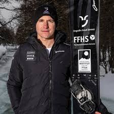 Für die kleinen gibt es als aufstiegshilfe einen zauberteppich. Snowboard Olympiasieger Nevin Galmarini Spurte Sein Bein Nicht Mehr