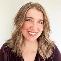 Charlotte Bloom's Instagram, Twitter & Facebook