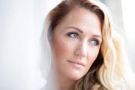 Kathryn Holmes's Instagram, Twitter & Facebook