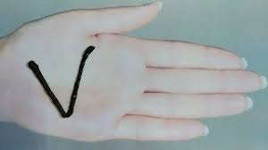 'v' letter mehandi design , simple 'v' letter mehandi trick for beginners, 'v' letter heena design. V Letter Henna Mehndi Tattoo Designs Arabic Mehndi Design Alphabet V à¤® à¤¹ à¤¦ à¤¡ à¤œ à¤‡à¤¨ à¤Ÿ à¤Ÿ