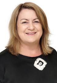 Jo Breen's Instagram, Twitter & Facebook