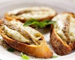 Toasts De Sardines A La Mozzarella Recette Recette Recettes De Cuisine Idee Recette