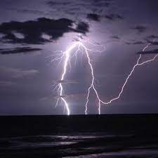 Natural phenomena natural disasters pictures of the week cool pictures weather cloud wild weather lightning strikes lightning bolt dark skies. Lightning Is Cool Yeah Crissttah Twitter