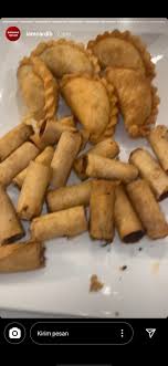 Salah satu sajian kuliner dari bahan bihun yang dijamin enak dan membuat ketagihan adalah bihun goreng. Cardi B Cicipi Bihun Dan Lumpia Netizen Indonesia Heran