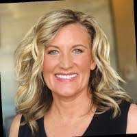 Elizabeth Rinker's Instagram, Twitter & Facebook