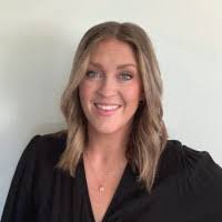 Kara Estes's Instagram, Twitter & Facebook