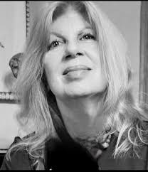 Queridos amigos y seguidores, les deseo un buen fin de año y mejor nuevo  comienzo con salud, paz y amor. Quiero agradecerles lo mejor que he  recibido de vuestra parte: la compañía.