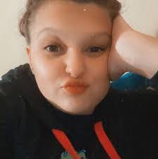 Amy Wikstrom's Instagram, Twitter & Facebook