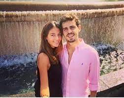 Bernardo silva ретвитнул(а) canal 11. Bernardo Silva Na Dovolenke V Barcelone S PriateÄ¾kou Football Players Football Couple Photos