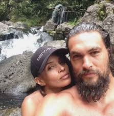 Old selfies of Lisa Bonet & her ex-husband Jason Momoa 😭