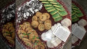 See more ideas about christmas cookies, cookies, cookies recipes christmas. Costco Christmas Cookies Tray You Ll Want To Bring Costco S 70 Cookie Holiday Tray To Every Christmas Party Whether You Re Making Them For A Party Santa Or Just A