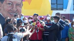 En las calles de La Guaira se vive...