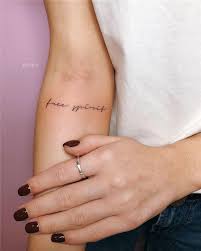 70 Simple Arm Small Tattoos Designs And Ideas For 2019 Smalltattoos Dovme Fikirleri Dovme Karizmatik Dovmeler