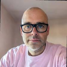 Jesse Hendon's Instagram, Twitter & Facebook