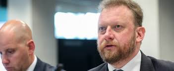 Łukasz jan szumowski (born 3 june 1972) is a polish cardiologist, from 9 january 2018 to 20 august 2020, minister of health. Jak Szumowski Zmienial Zdanie O Maseczkach Antyfake